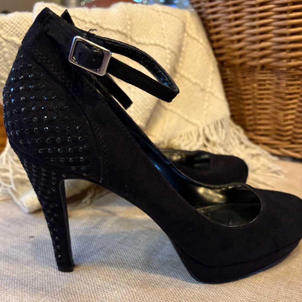Suede heels with ankle strap